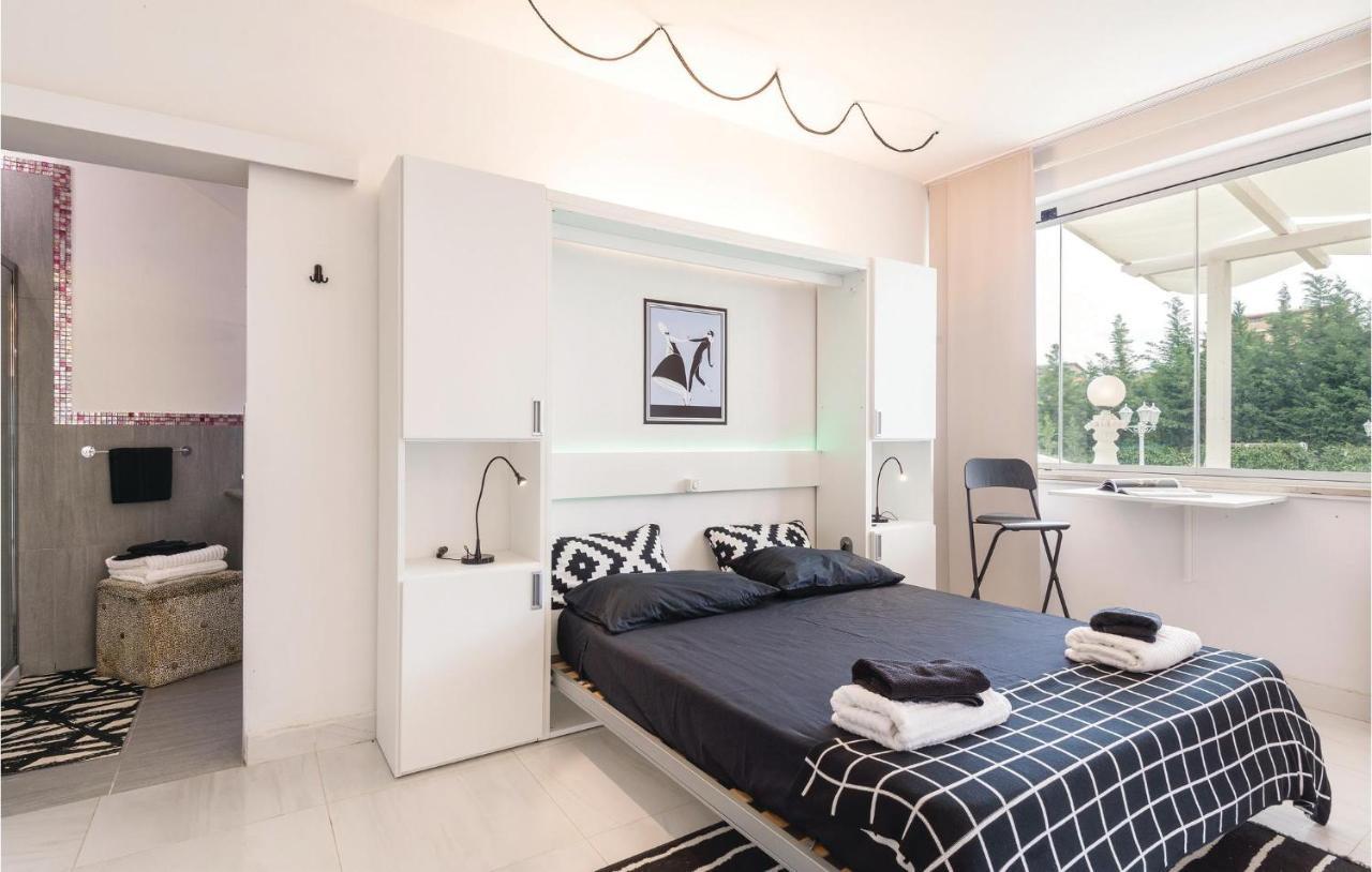 2 Bedroom Stunning In Ferienhaus Rom