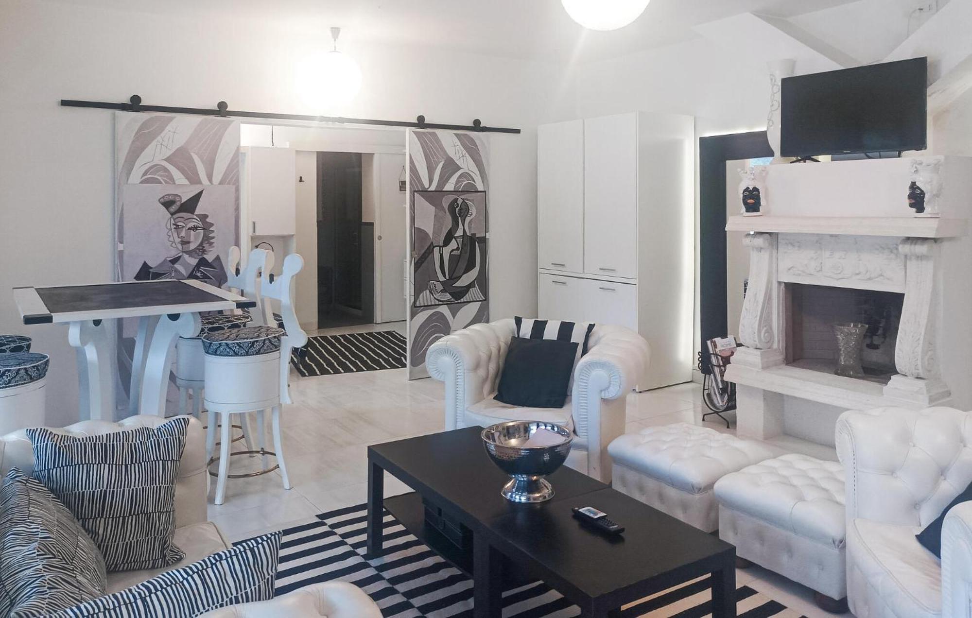2 Bedroom Stunning In Rom